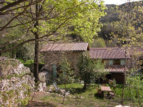 Jardin privatif accueillant.